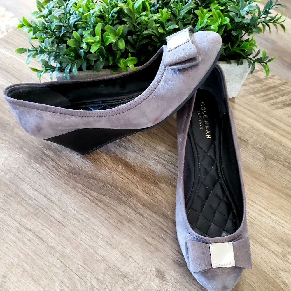 Cole Haan Tali Grand Bow Silver Suede Shoes size 5.5 - Picture 4 of 7